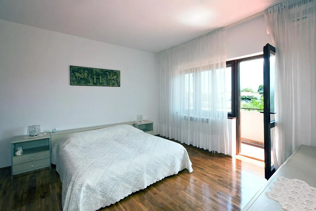Villa Komel With Pool 파자나 0*,  크로아티아
