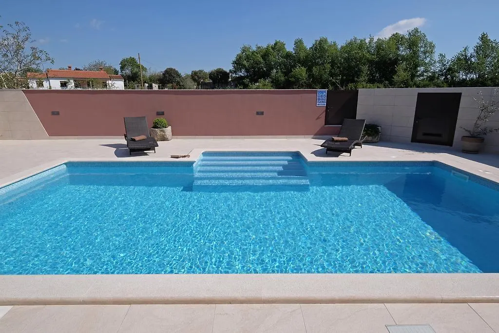Villa Komel With Pool Fažana 0*,