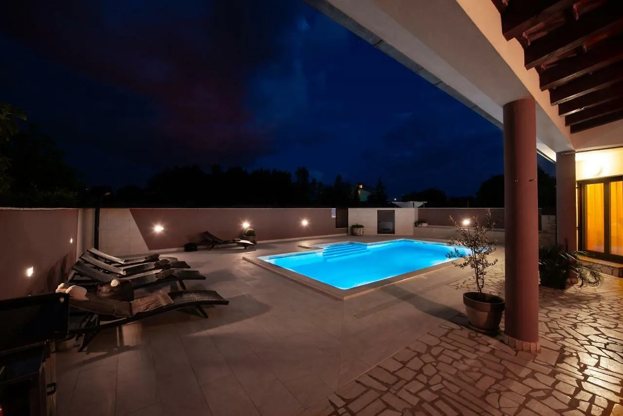 Villa Komel With Pool Fažana Κροατία